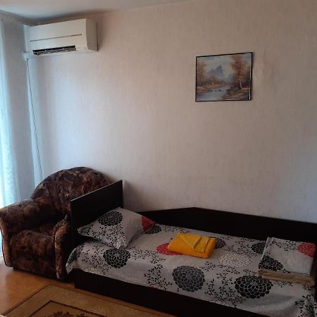 Retro Apartment Malko Turnovo Luaran gambar