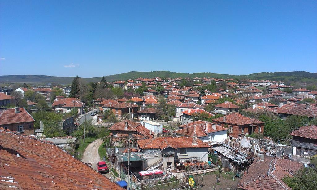 Retro Apartment Malko Turnovo Luaran gambar